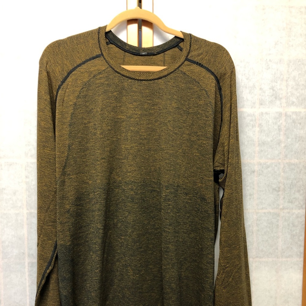 Lululemon Men’s XXL Live in Practice Lightweight Tee T-Shirt Gold Yellow Black
